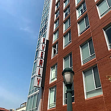 Everly On The Loop Apartments 6105 Delmar Blvd Saint Louis Mo
