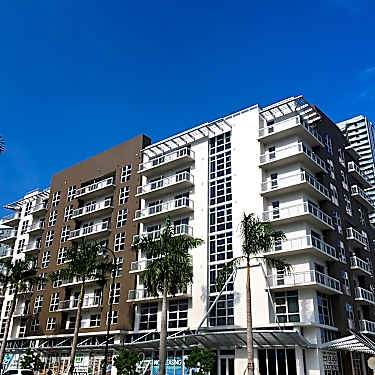 Blu 27 2701 Biscayne Blvd Miami Fl Apartments For Rent Rent Com
