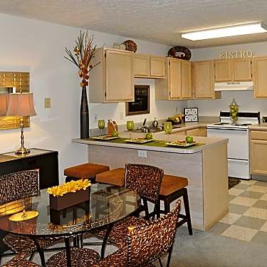 Village Gate Apartments 14535 East Broad Street Reynoldsburg Oh Apartments For Rent Rent Com