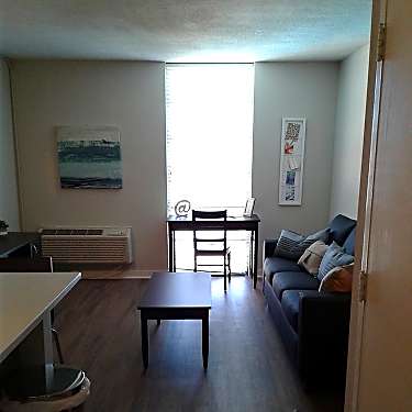 Sterling Towers Apts 170 E Griffith St Jackson Ms Apartments For Rent Rent Com
