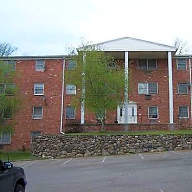 Stonegate Apartments 3137 East Main Street Waterbury Ct Apartments For Rent Rent Com