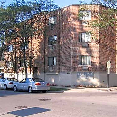 Library Park Apartments 5947 7th Avenue Kenosha Wi Apartments