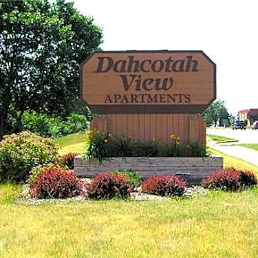 Dahcotah View Apartments 1605 East Cliff Road Burnsville Mn Apartments For Rent Rent Com