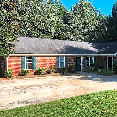 Park Oaks Duplex Community 156 Oak Bluff Dr Athens Ga Apartments For Rent Rent Com