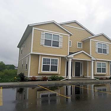 Campus Creek Apartments 20151 Gilbert Rd Big Rapids Mi Apartments For Rent Rent Com