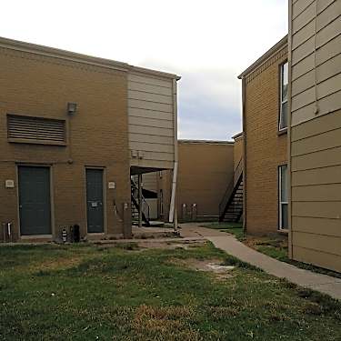 Braeswood Forest Condominiums 8100 Creekbend Dr Houston Tx Apartments For Rent Rent Com