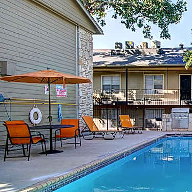 The Forest Apartments Pet Friendly Apartments Rockville Md Pet Friendly Apartments Apartment Pet Forest