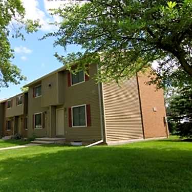 Rustic Woods Townhomes 1912 E Calumet St Appleton Wi