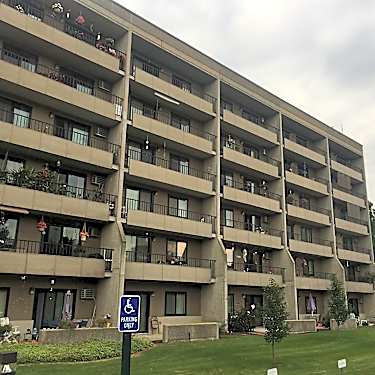 Greentree Apartments 4320 Kalamazoo Ave Se Grand Rapids Mi Apartments For Rent Rent Com