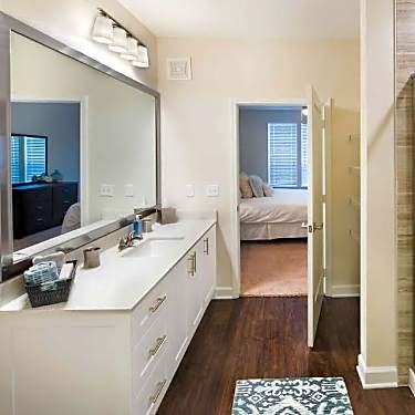 The Point At Town Center 5116 Gate Parkway Jacksonville Fl Apartments For Rent Rent Com