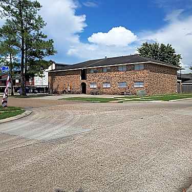 Camelot Apartments 1222 Jim Taylor Dr Baton Rouge La Apartments For Rent Rent Com