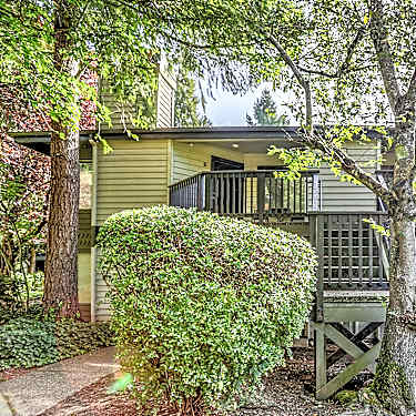The Lakes 18200 Nw Cornell Rd Beaverton Or Apartments For Rent Rent Com
