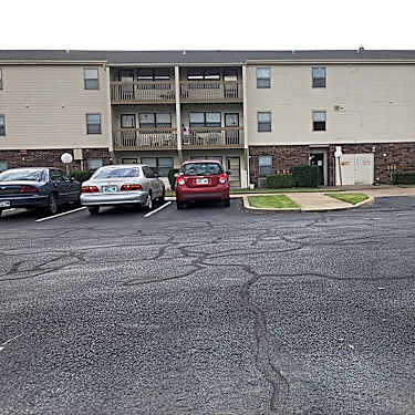 Greenleaf Apartments 715 S York St Muskogee Ok Apartments For