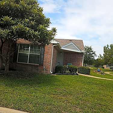 Villas Of Lancaster 2531 W Pleasant Run Rd Lancaster Tx Apartments For Rent Rent Com