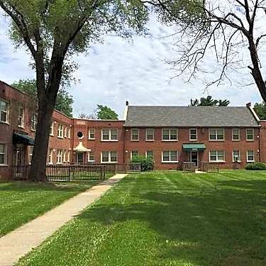 Ashburton Woods 3400 Dolfield Avenue Baltimore Md Apartments For Rent Rent Com