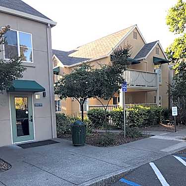 Northpoint Village 2145 Stony Point Rd Santa Rosa Ca Apartments For Rent Rent Com