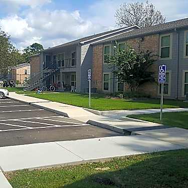 Cedar Ridge Apartments 1907 N Winfree St Dayton Tx Apartments For Rent Rent Com