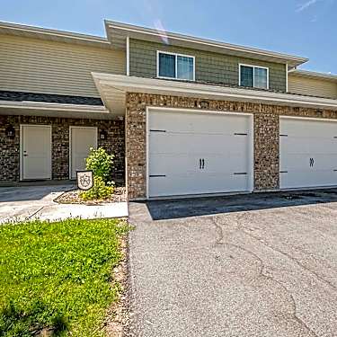 Green Meadows Townhomes 2531 Enterprise Drive Sheboygan Wi Apartments For Rent Rent Com