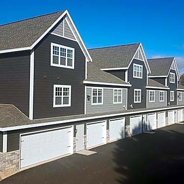 Old Chapel Hill Apartments 1921 Riverside Drive Green Bay Wi Apartments For Rent Rent Com
