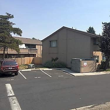 The Village Apts 725 Royal Ave Medford Or Apartments For Rent