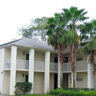 Colonial Village Apartments 7550 Stirling Rd Davie Fl