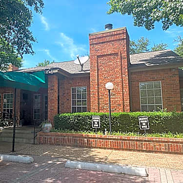 Cimarron Court 18333 Roehampton Dr Dallas Tx Apartments For Rent Rent Com