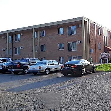 Phalen Village Apartments 1511 Westminster St Saint Paul Mn Apartments For Rent Rent Com