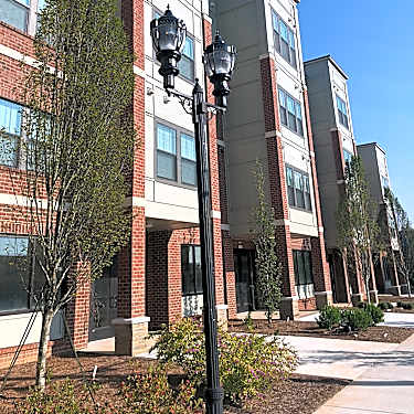 Mallalieu Pointe 2627 Church St East Point Ga Apartments For Rent Rent Com