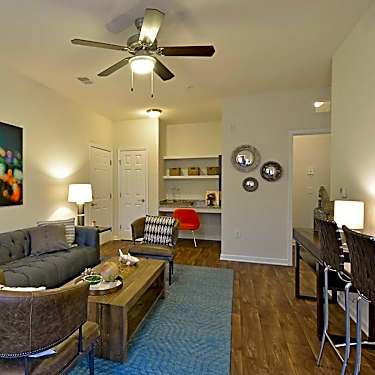 North Hills At Town Center 4625 Millbrook Green Dr Raleigh Nc Apartments For Rent Rent Com Take a walk to north hills, where a vast array of dining, shopping and recreation choices await in the coveted midtown. north hills at town center 4625