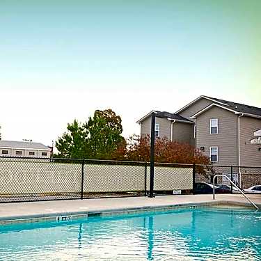 Summit At The Edge Student Housing 1212 A Oakland Avenue Greensboro Nc Apartments For Rent Rent Com