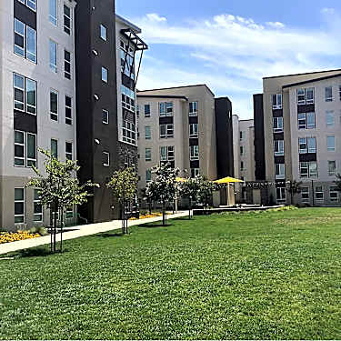 The Crossings 2920 Ramona Ave Sacramento Ca Apartments For Rent Rent Com