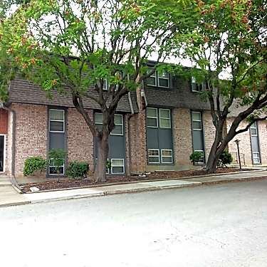 Greenfield 4214 N Locust St Kansas City Mo Apartments For Rent Rent Com