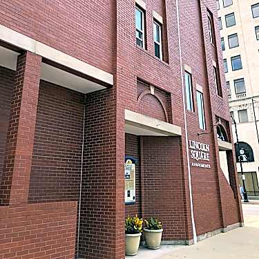 Lincoln Square Apartments 525 E Monroe St Springfield Il