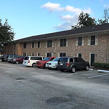 Ivy Club 10060 Katy Fwy Houston Tx Apartments For Rent Rent Com