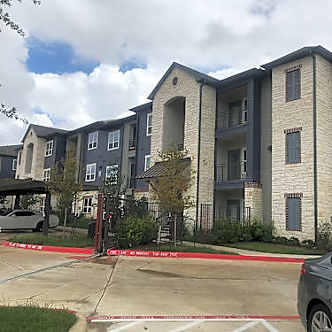 Plum Creek Vue 4624 Cromwell Dr Kyle Tx Apartments For Rent Rent Com