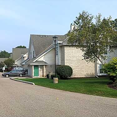 Glengary Park 6868 N Green Bay Ave Milwaukee Wi Apartments For Rent Rent Com