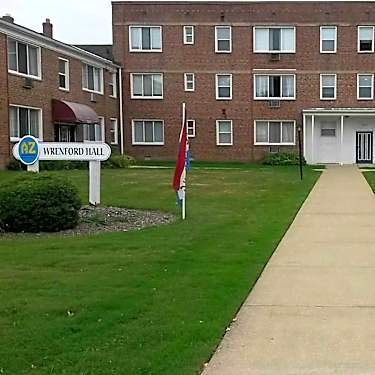 Az Management University Heights Fairmount Circle 14214 Cedar Rd University Heights Oh Apartments For Rent Rent Com