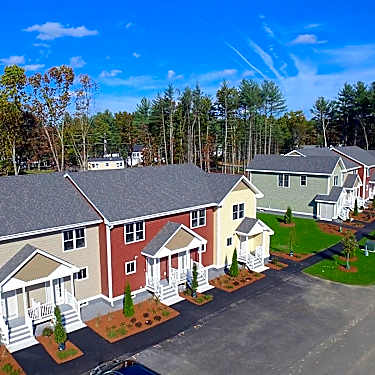 Calawa Court 1 Calawa Cir Litchfield Nh Townhome For Rent Rent Com