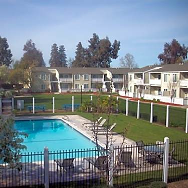 Parkside Brentwood 200 Village Drive Brentwood Ca Apartments
