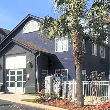 Nextloft Apartments 1376 Fording Island Road Bluffton Sc Apartments For Rent Rent Com