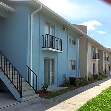 Harbor Village Apartments 150 East University Boulevard Melbourne Fl Apartments For Rent Rent Com