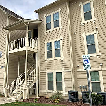 Millennium One 1721 Thomas Combs Dr Charlotte Nc Apartments For Rent Rent Com