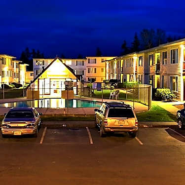 Highlander 2415 11th St Everett Wa Apartments For Rent Rent Com