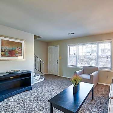 Fairway Ridge Apartments Townhomes 5000 W Forest Park Ave Gwynn Oak Md Apartments For Rent Rent Com
