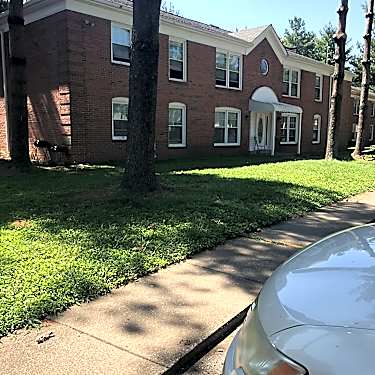 Eastlawn Apartments 1501 E 8th St Jeffersonville In