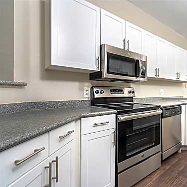 Signature Place Apartments 210 S Prairie Vw Dr West Des Moines Ia Apartments For Rent Rent Com