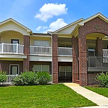 The Greens At Columbia 5000 Clark Lane Columbia Mo Apartments For Rent Rent Com