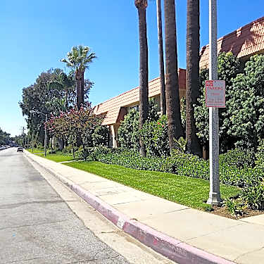 Canyon Gardens Apartments 1181 E Hollyvale St Azusa Ca Apartments For Rent Rent Com