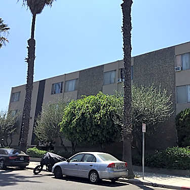 Park Towers 1741 Park Ave Long Beach Ca Apartments For Rent