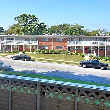 Eastdale Apartments 6021 67th Avenue Suite A 1 Riverdale Park Md Apartments For Rent Rent Com